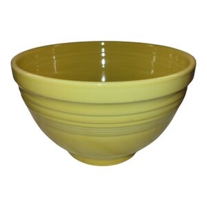 Fiestaware Medium Baking Bowl – Sunflower Yellow – 4 Qt – Good Condition
